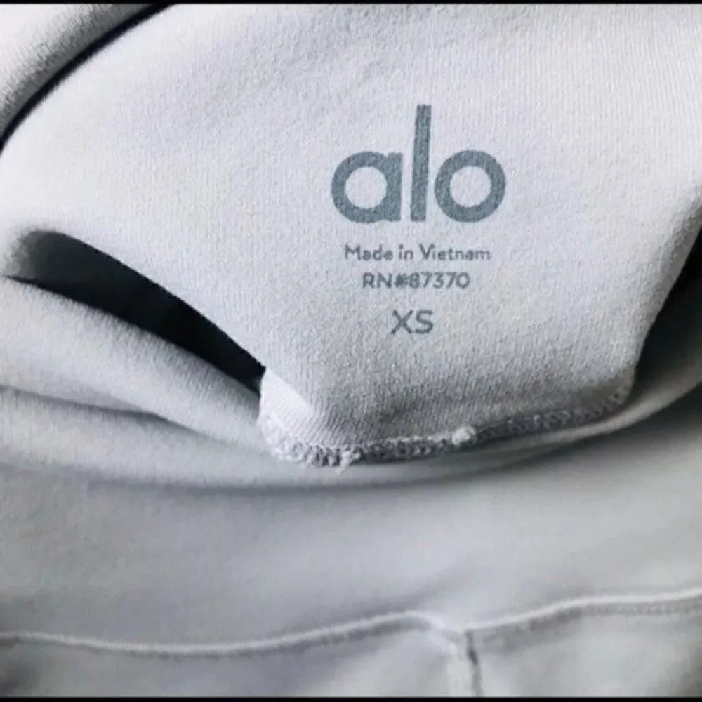 Alo womans Coast capri leggings XS BoxF gray with mesh